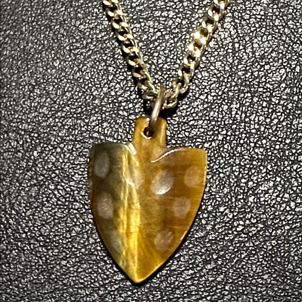 Avon 1981 Tiger Eye Arrowhead Gold Tone 20” Men’s Necklace